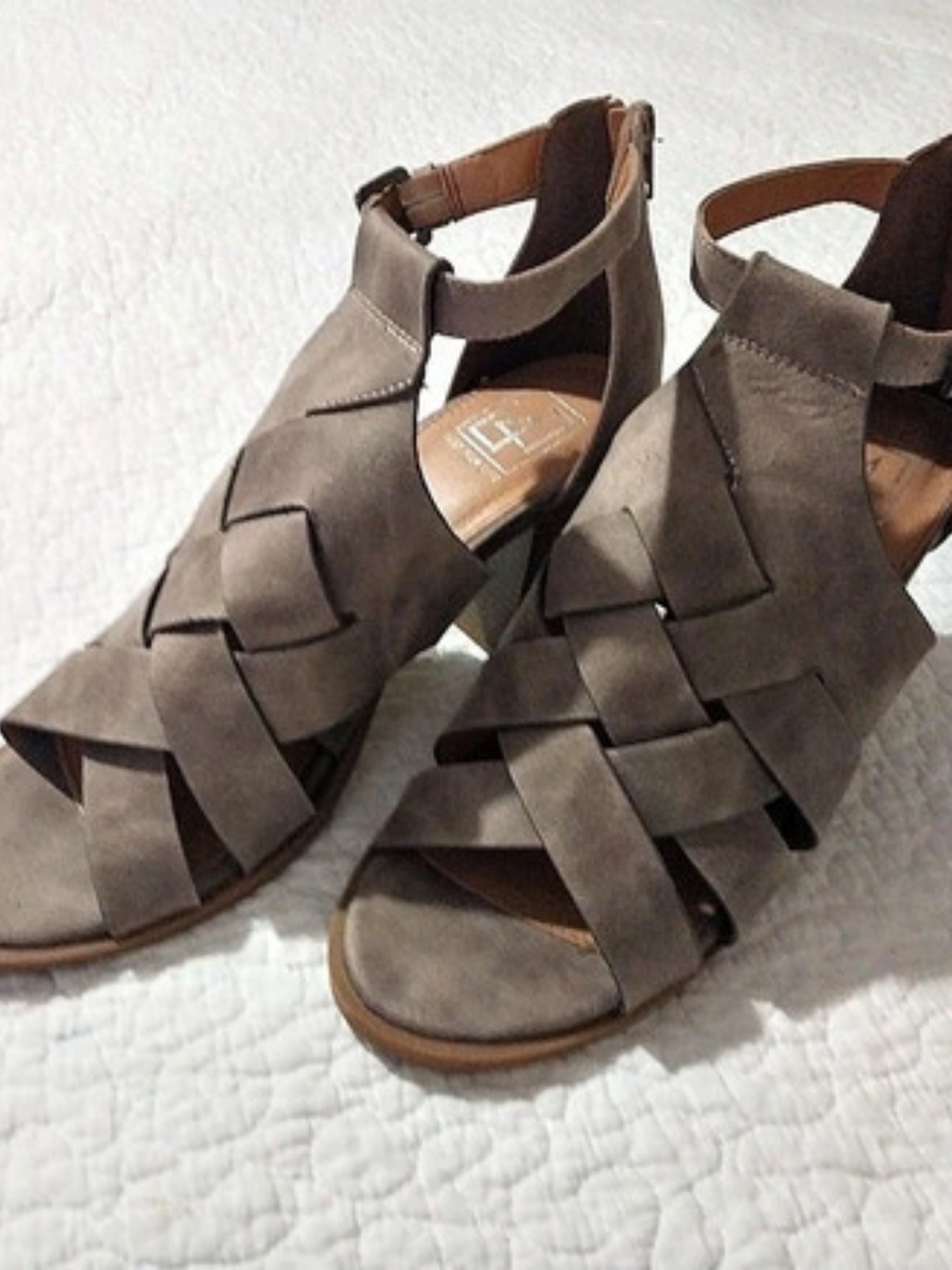 LifeStride Brown Woven Ankle Strap Heels in Brown US 9. Preppy